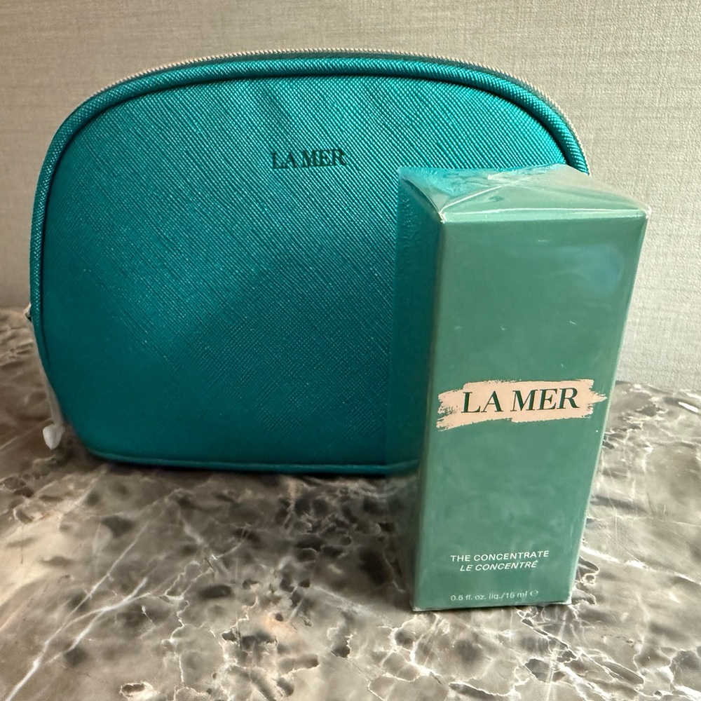La Mer Concentrate New In Box with Make up bag